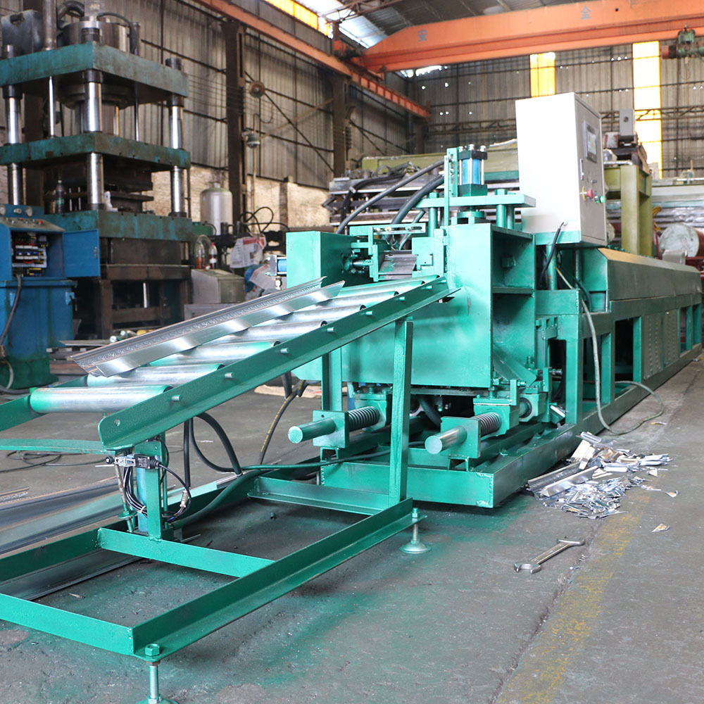 板房門門框成型切45度角自動生產線